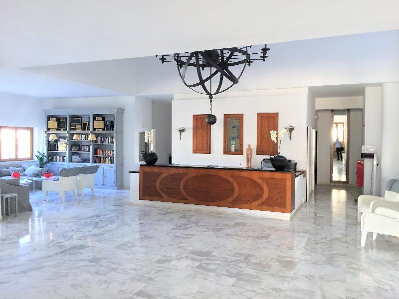 מלון דירות Grecotel Casa Adele 4*